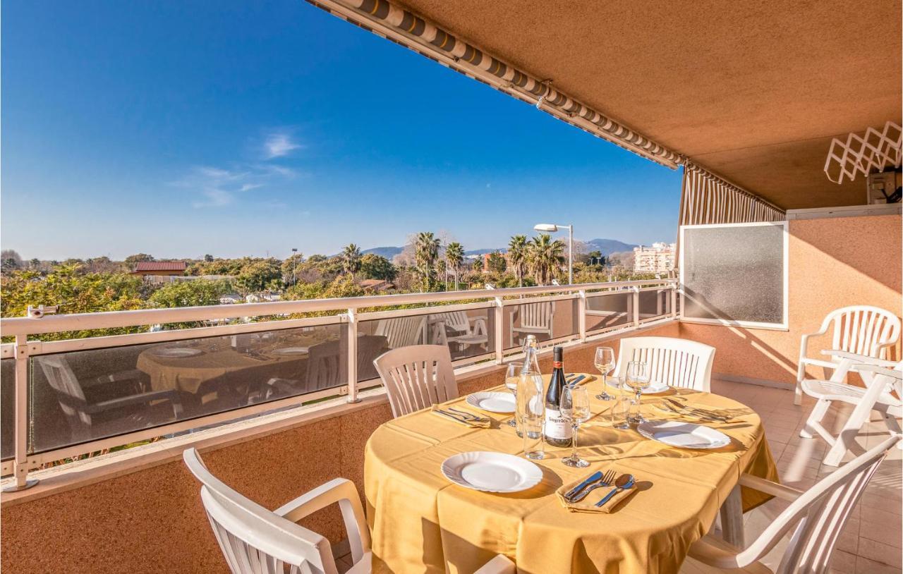 Awesome Apartment In Blanes Bagian luar foto